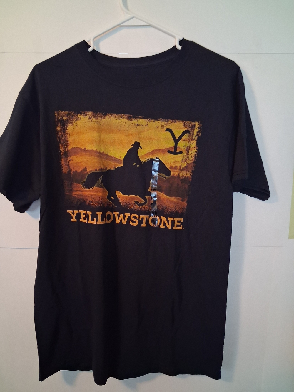 Yellowstone Graphic Short-Sleeve Tee - Black